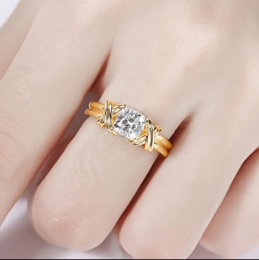 14k Gold Plated Intertwined Ring with CZ Center Stone. - Picture 5 of 8
